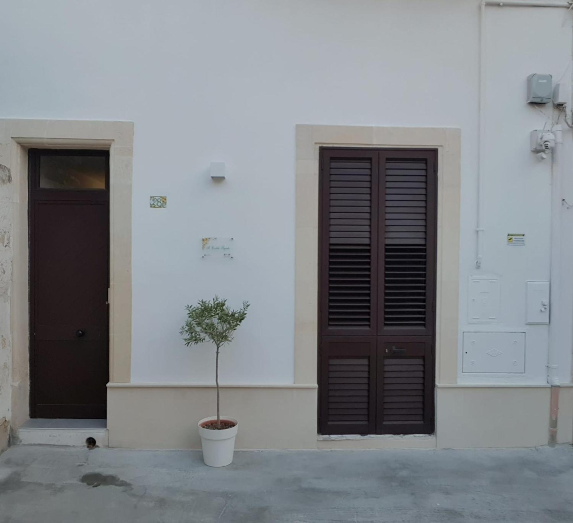 Il Cortile Segreto - Con Parcheggio Privato Διαμέρισμα Λέτσε Εξωτερικό φωτογραφία